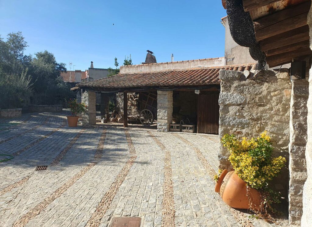 Casa de los Velarde patio museo